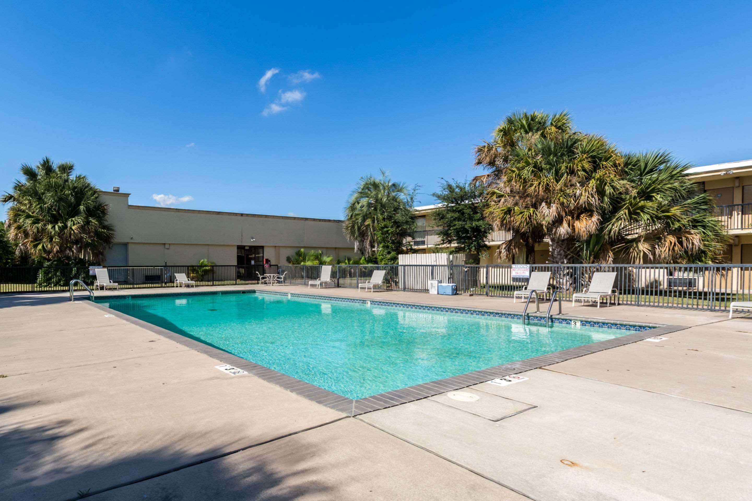 Econo Lodge Baytown Zewnętrze zdjęcie